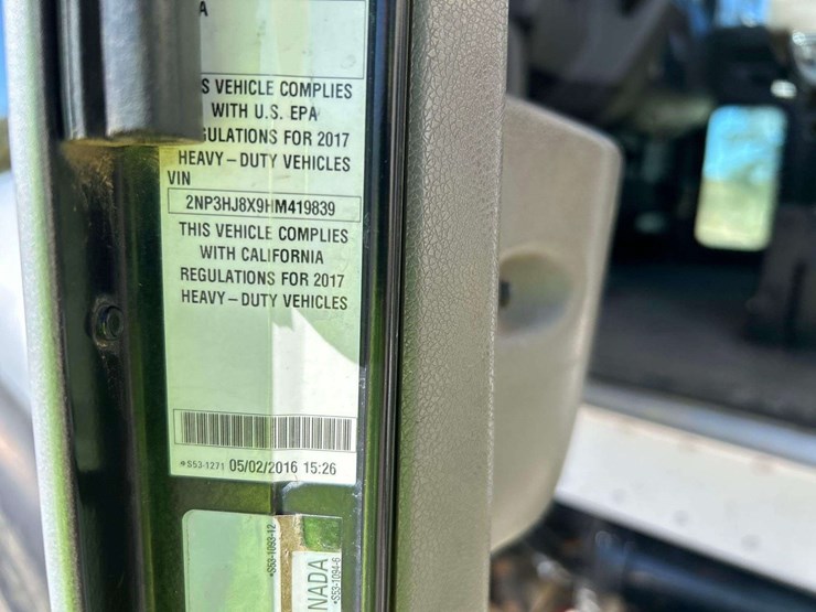 2017-peterbilt-348-image-5