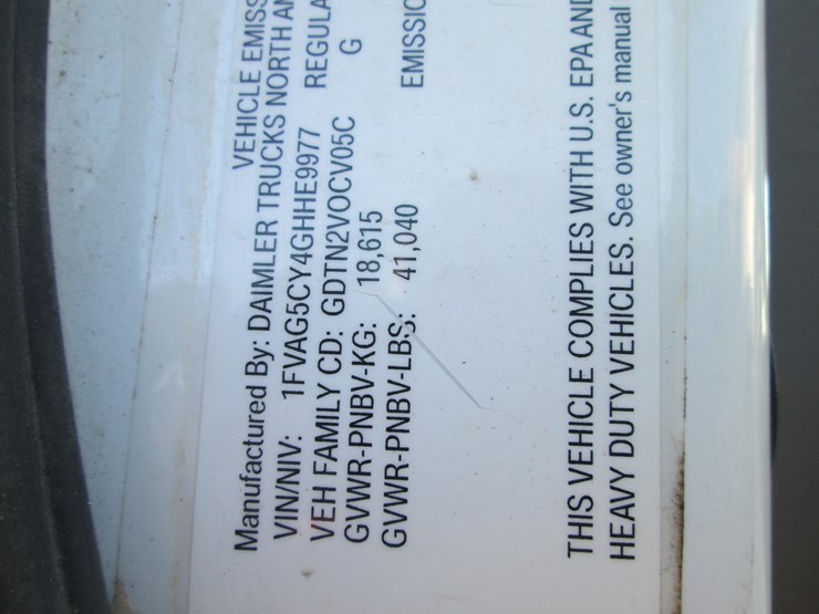 2016-freightliner-108sd-image-49