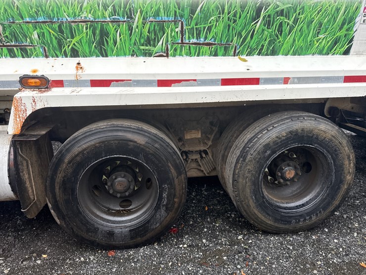 2012-autocar-acx64-image-19