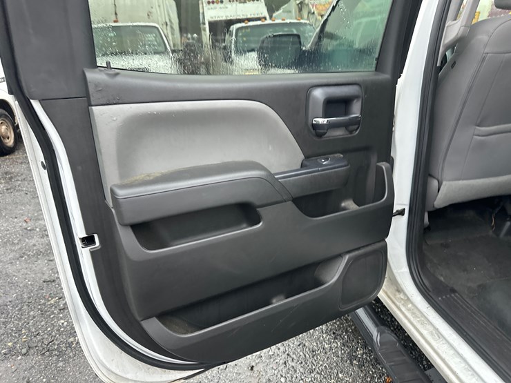 2016-chevrolet-silverado-image-56