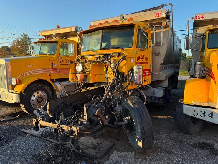 2003-peterbilt-378-image-1