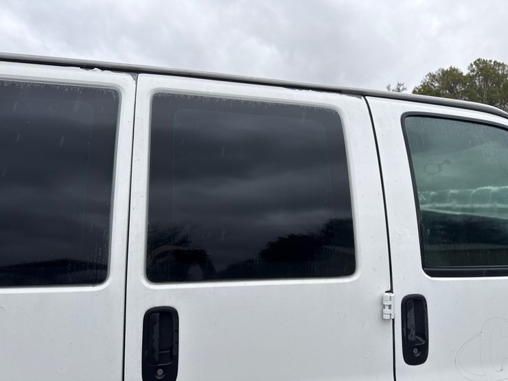 2014-utility-van-image-28