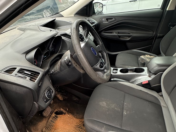 2015-ford-escape-image-22