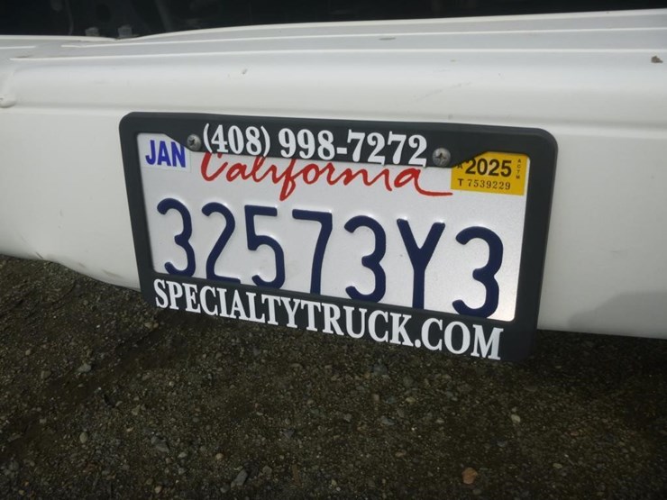 2018-isuzu-nrr-image-19