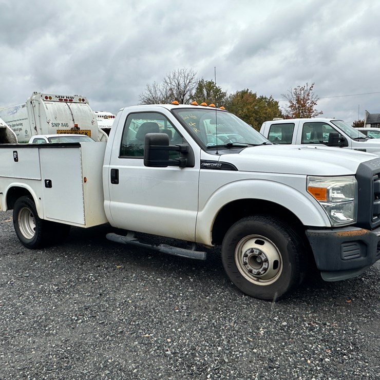 2015 FORD F350 XL