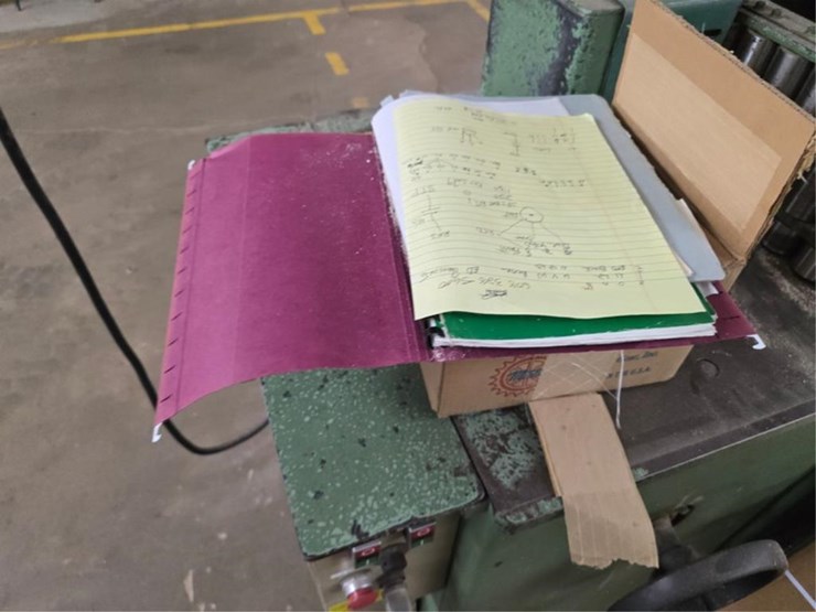 #2776-•-stenner-resaw-band-saw-image-17