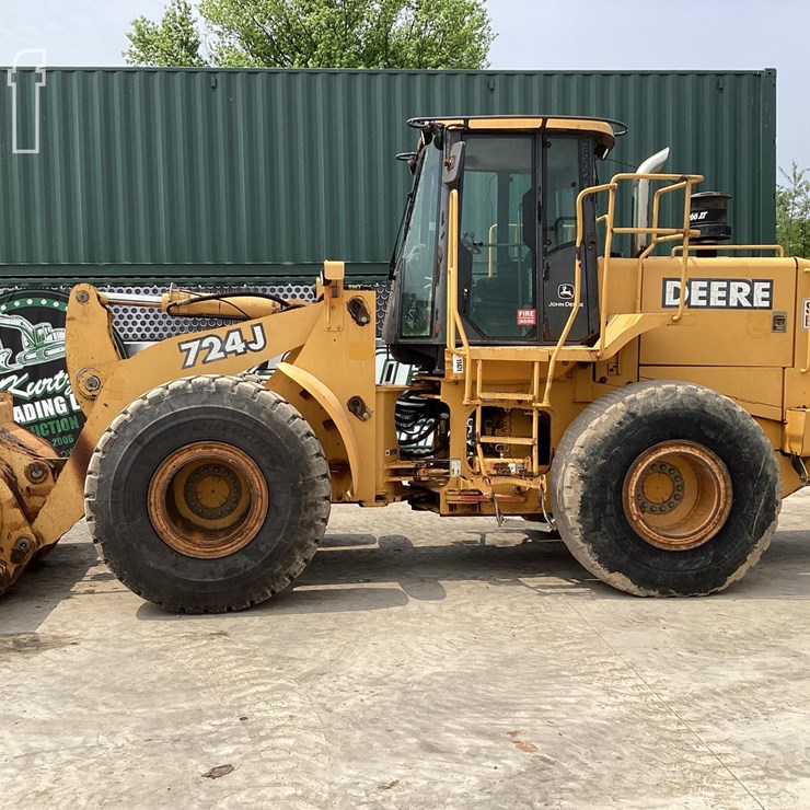 DEERE 724J