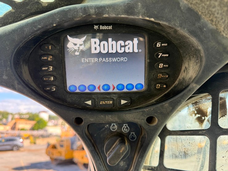 2015-bobcat-s650-image-11