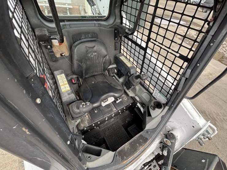 2019-bobcat-t740-image-19
