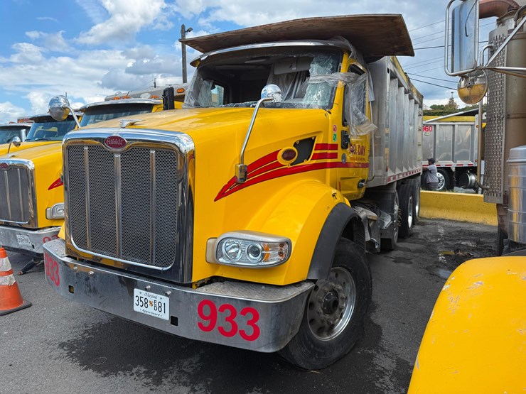 2018-peterbilt-567-image-1