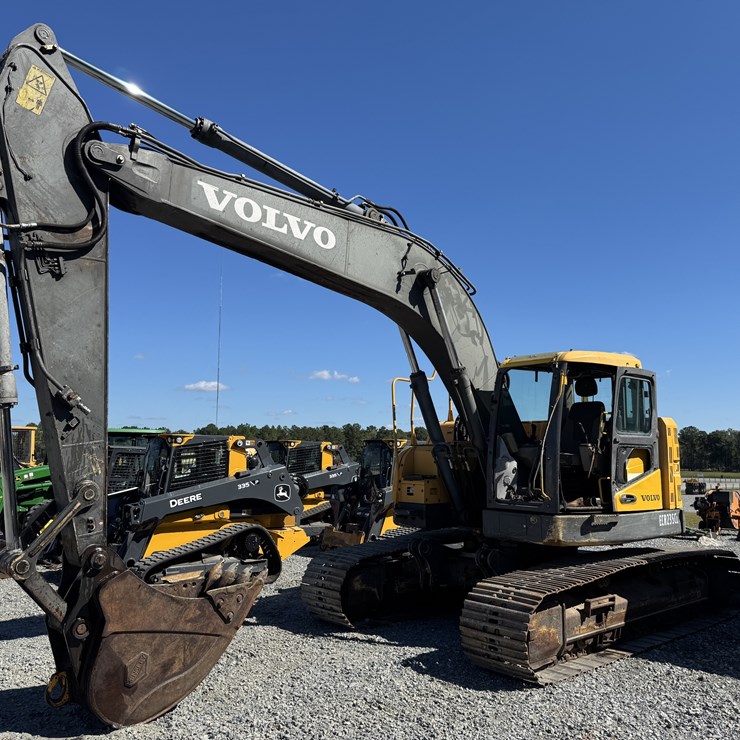 VOLVO ECR235CL