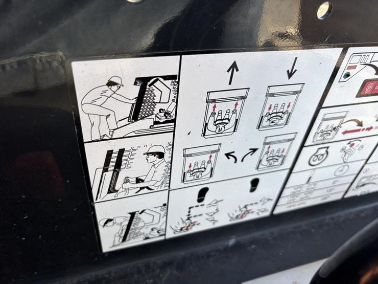 2020-bobcat-s70-image-23