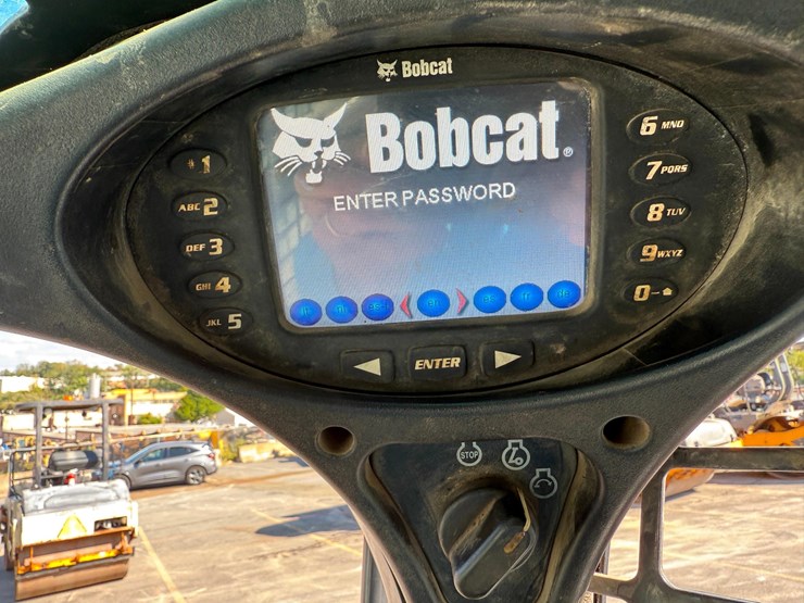2015-bobcat-s650-image-11