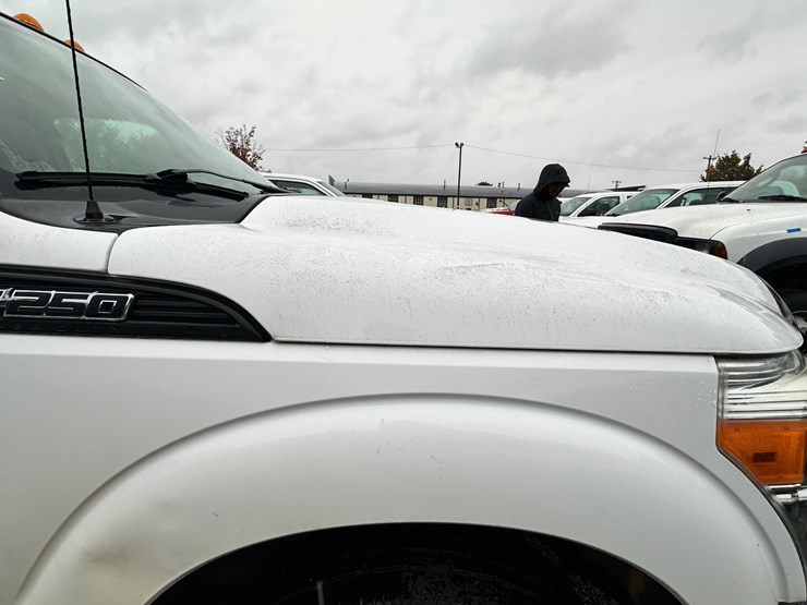 2012-ford-f250-xl-image-35