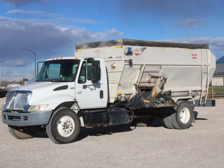 2004-international-durastar-4300-image-18