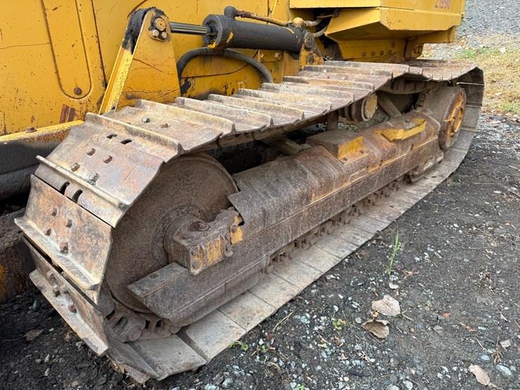 caterpillar-d4c-xl-image-9