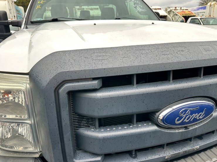 2015-ford-f350-xl-image-35