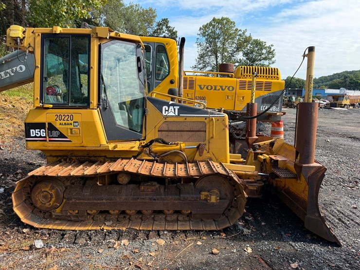 caterpillar-d6n-xl-image-1