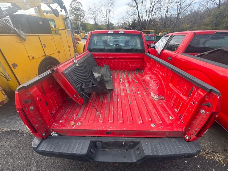 2017-ford-f150-xl-image-4