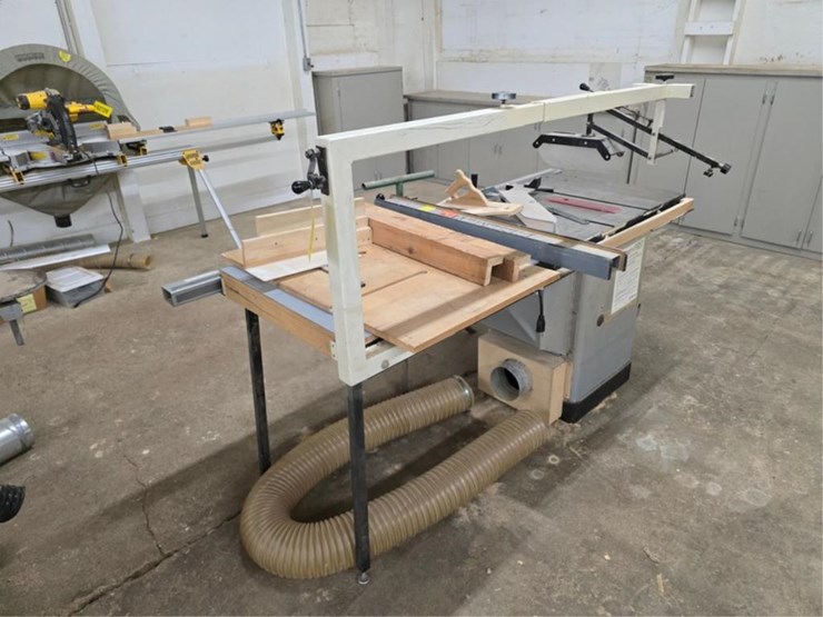 #2728-•-delta-unisaw-table-saw-image-2
