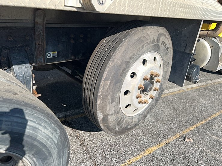 2003-peterbilt-378-image-22