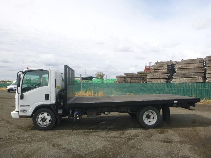 2018-isuzu-nrr-image-5