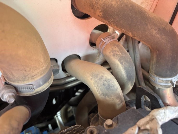 2019-bobcat-t740-image-41