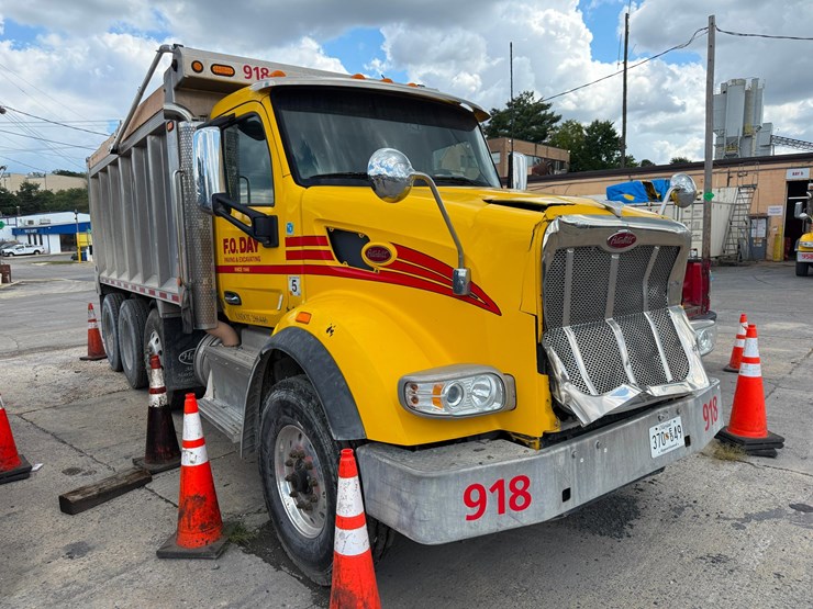 2017-peterbilt-567-image-2