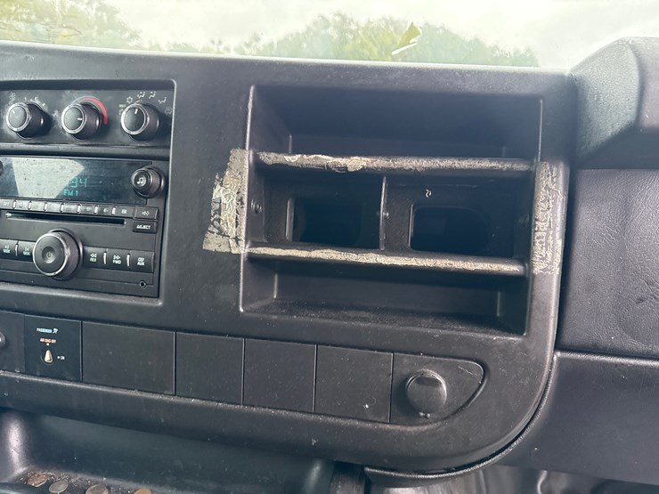 2014-utility-van-image-34