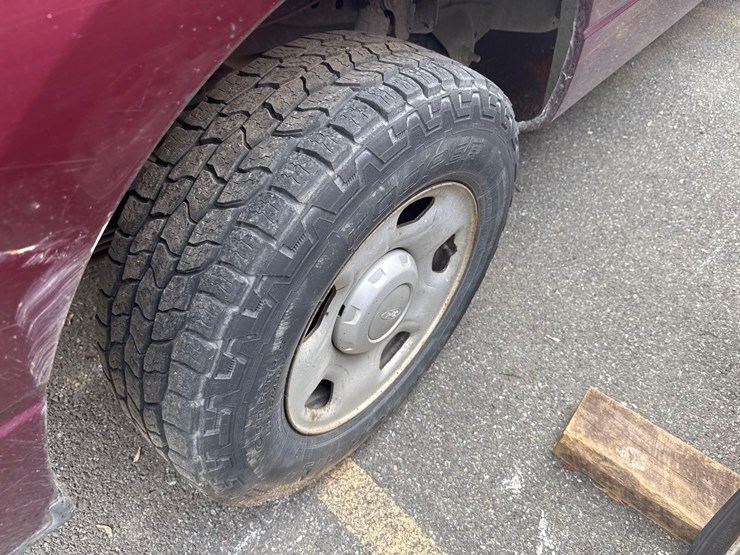 2014-ford-f150-xl-image-8