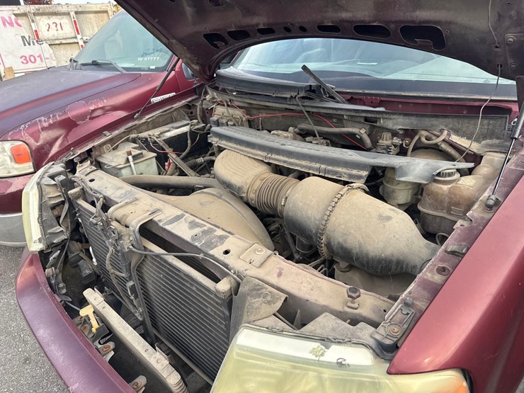 2014-ford-f150-xl-image-16