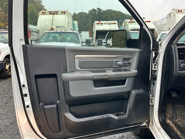 2015-dodge-ram-1500-image-58