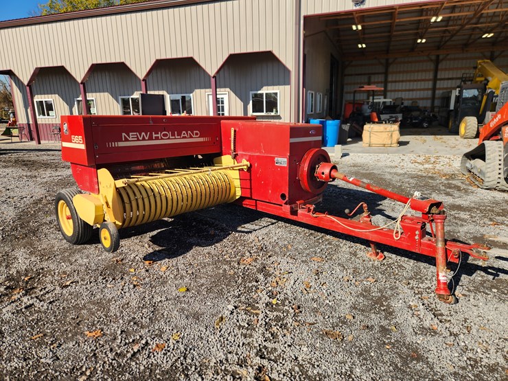 new-holland-565-image-1