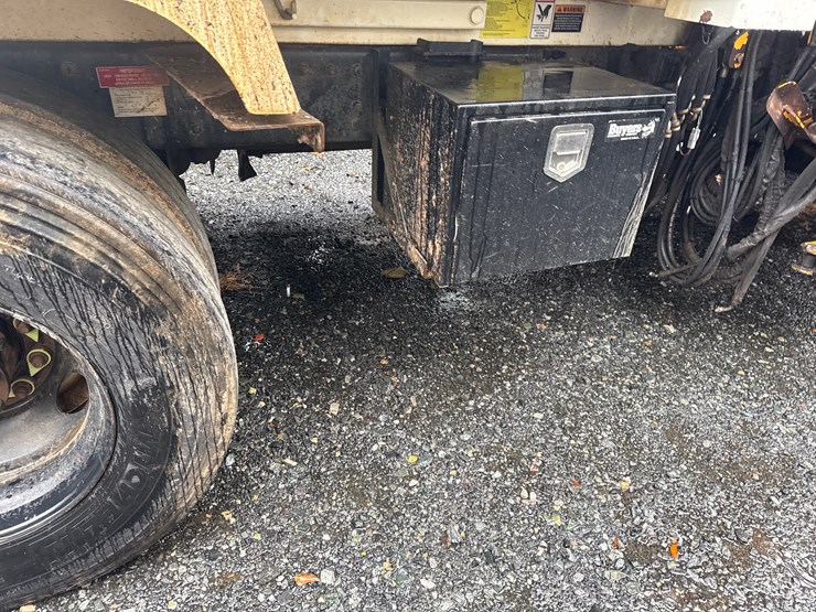 2015-autocar-acx64-image-33