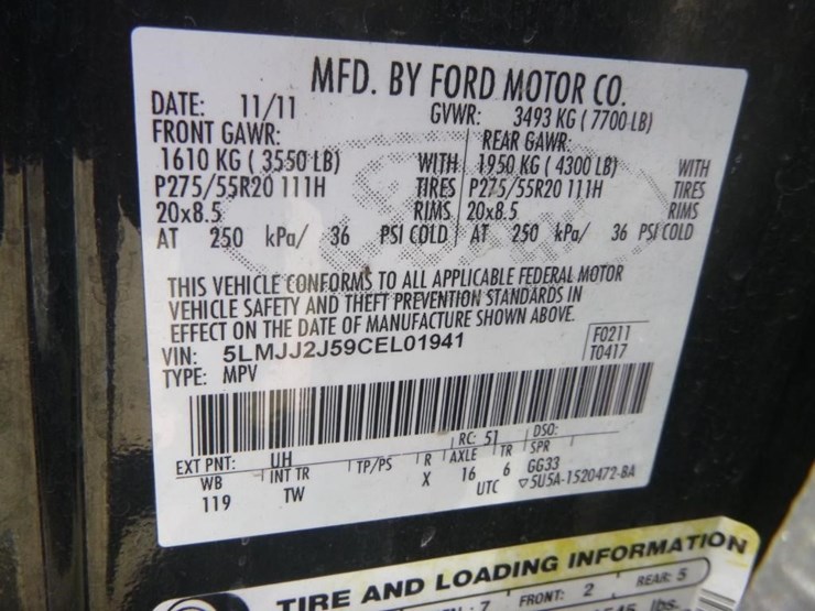 2012-lincoln-navigator-image-18