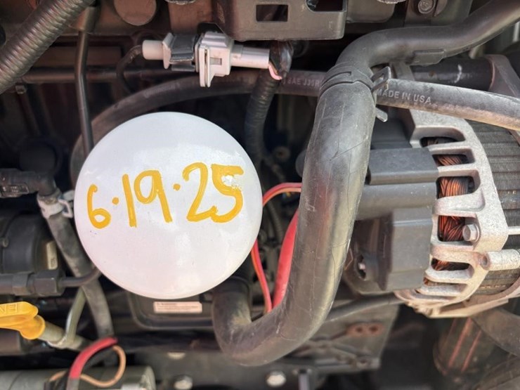 2019-bobcat-t740-image-37