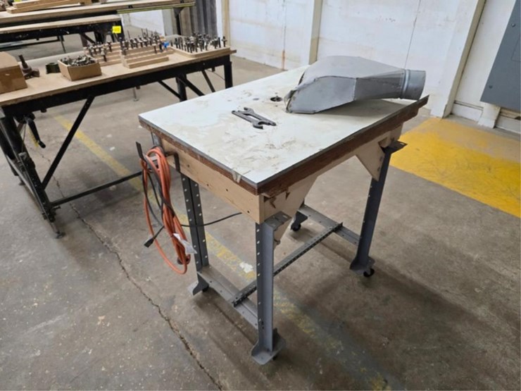 #2725-•-milwaukee-2'x3'-router-table-image-2