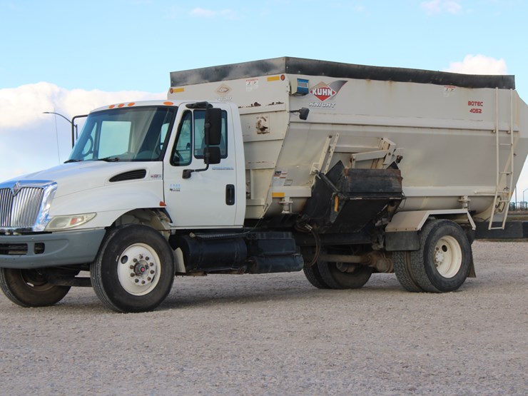 2004-international-durastar-4300-image-123
