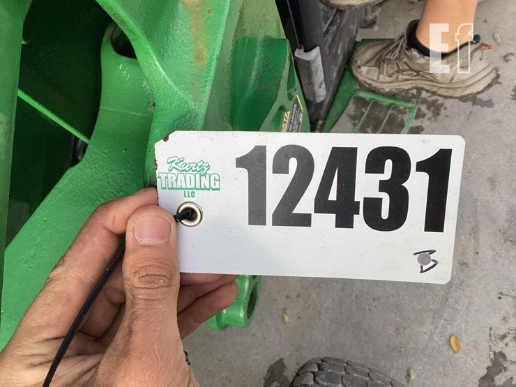 2017-john-deere-4052r-image-17