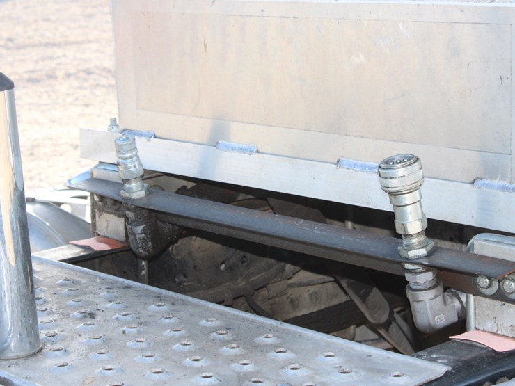 2016-freightliner-cascadia-125-image-29