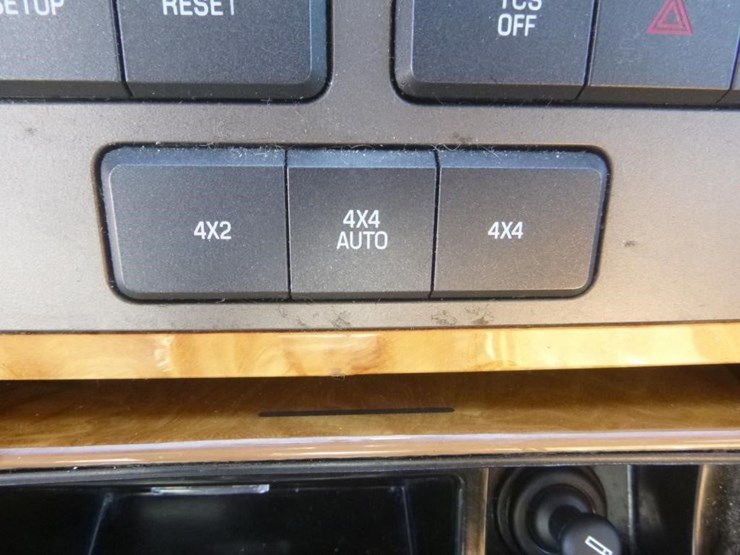 2012-lincoln-navigator-image-17