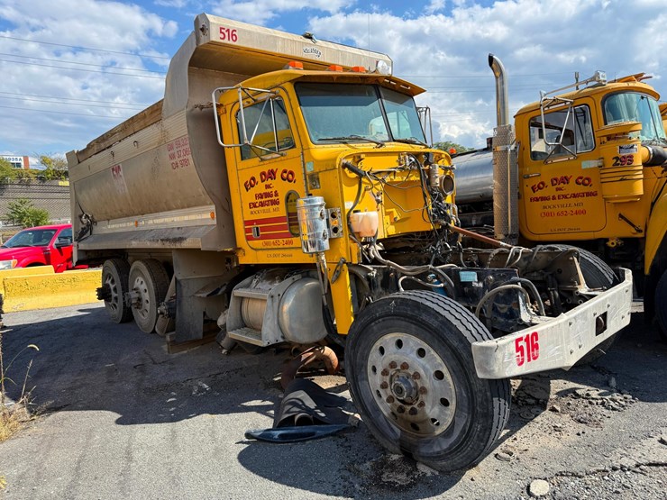 1997-peterbilt-378-image-1