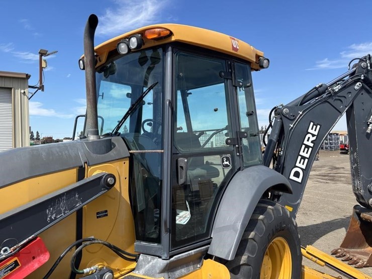 2020-deere-310l-ep-image-33