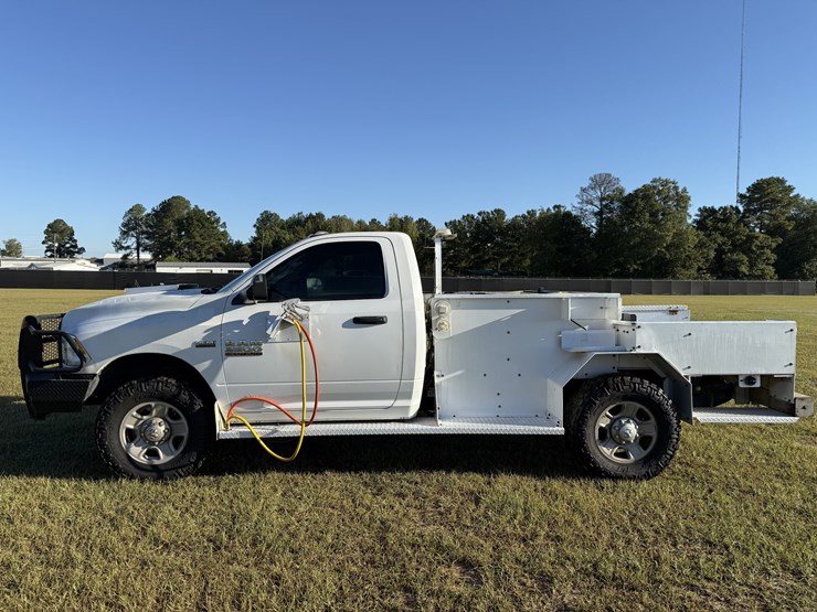 2018-dodge-ram-3500-image-3
