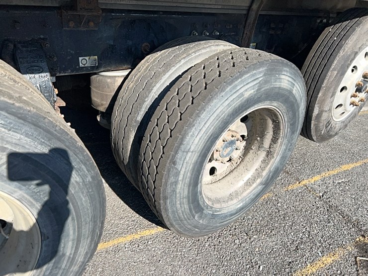 2003-peterbilt-378-image-21