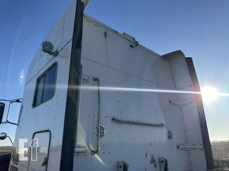 2014-peterbilt-386-image-14