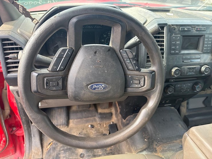 2015-ford-f150-xl-image-16