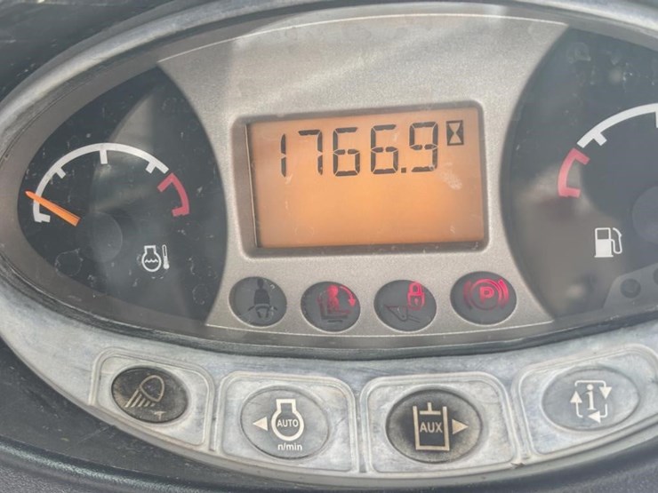 2019-bobcat-t740-image-43