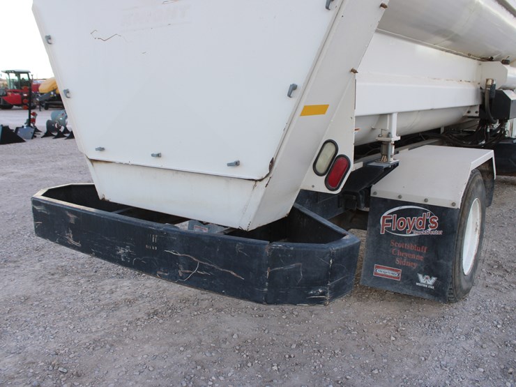 2004-international-durastar-4300-image-84