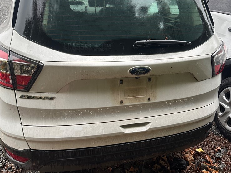 2017-ford-escape-image-8